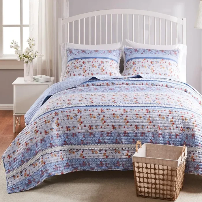 Greenland Home Betty Lace-Embellished Oversized Quilt and Pillow Sham Set – White