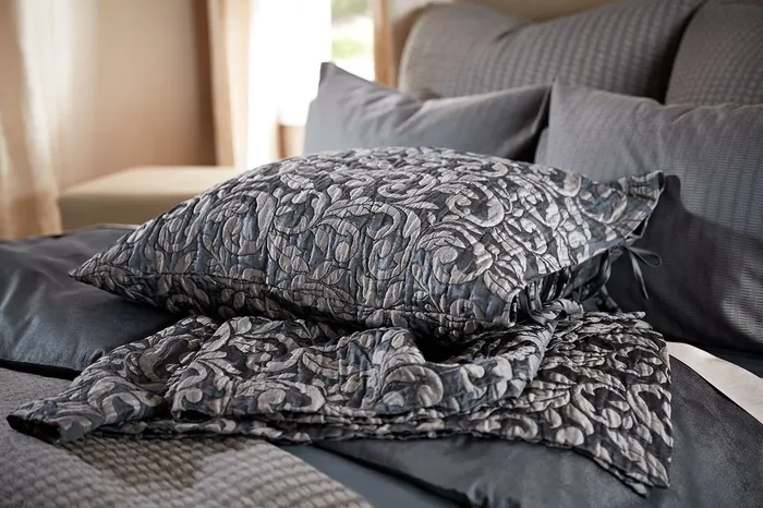 Jasmine King Coverlet