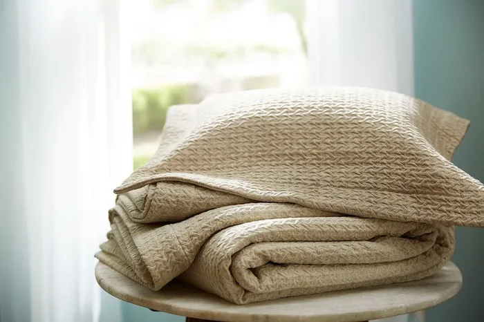Kimi Purists King Coverlet